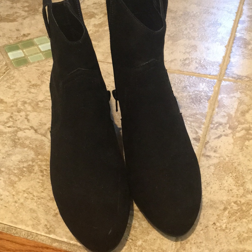 black booties